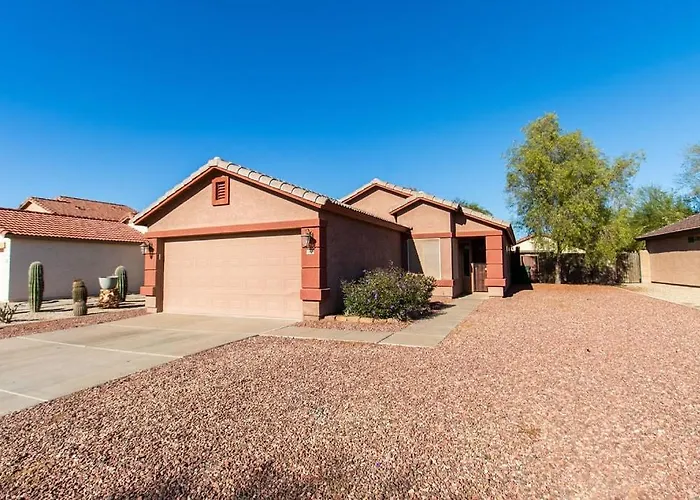 Cozy Desert Escape With Modern Comfortsvilla *